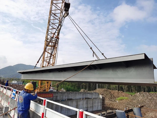 福建漳州钢箱梁厂家钢箱梁钢结构厂房优点